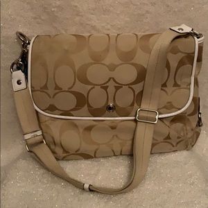 Coach Signature Messenger Crossbody Bag